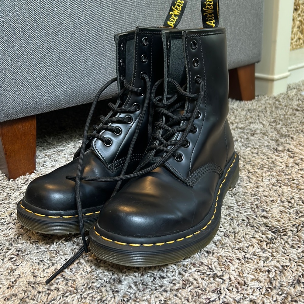 Dr Marten 1460 Women’s Smooth Leather Lace Up Boots